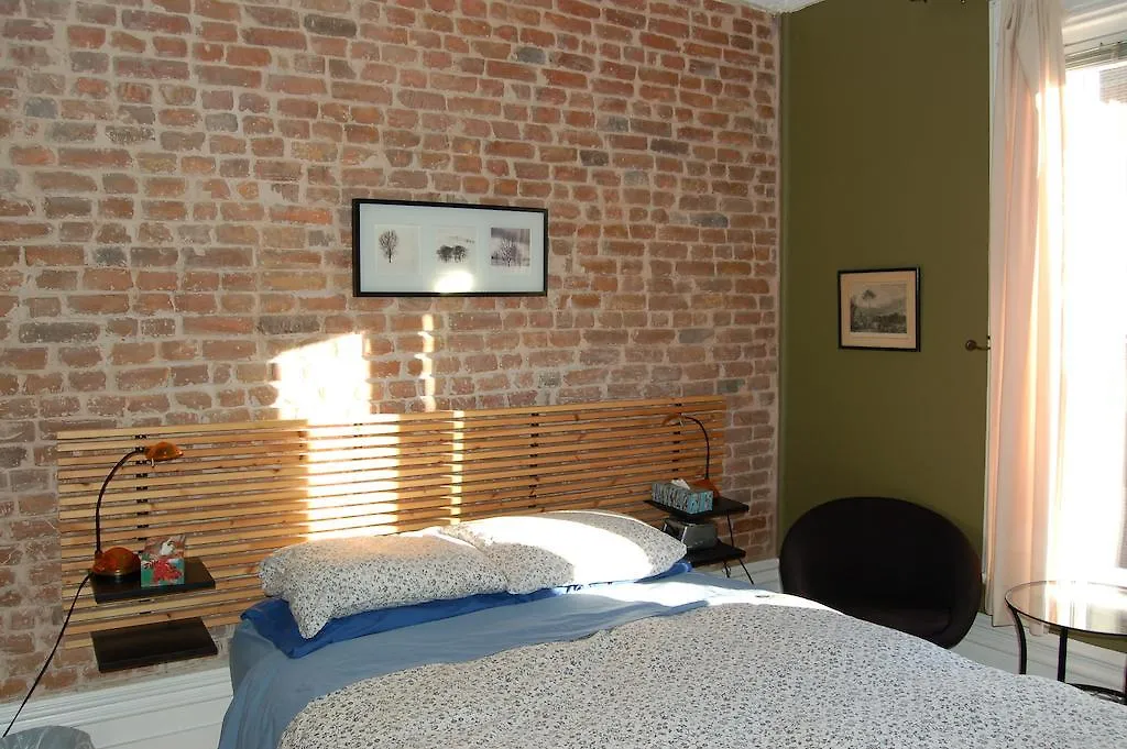 Le Simone Bed & Breakfast Bed & Breakfast Montreal 2*,