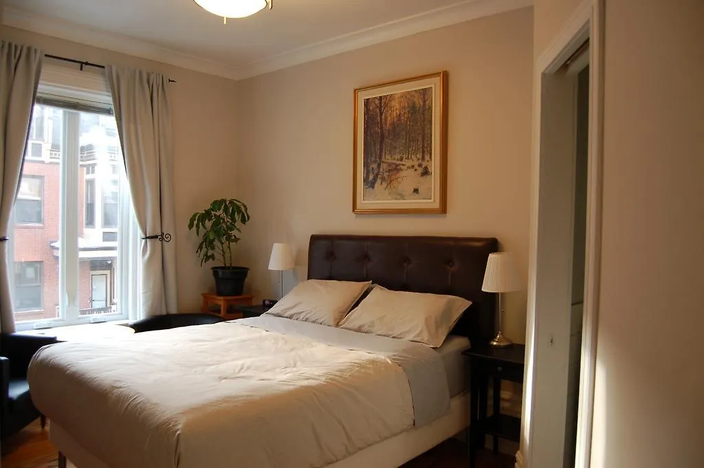 Le Simone Bed & Breakfast Bed & Breakfast Montreal