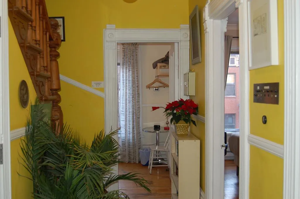 Le Simone Bed & Breakfast Bed & Breakfast Montreal