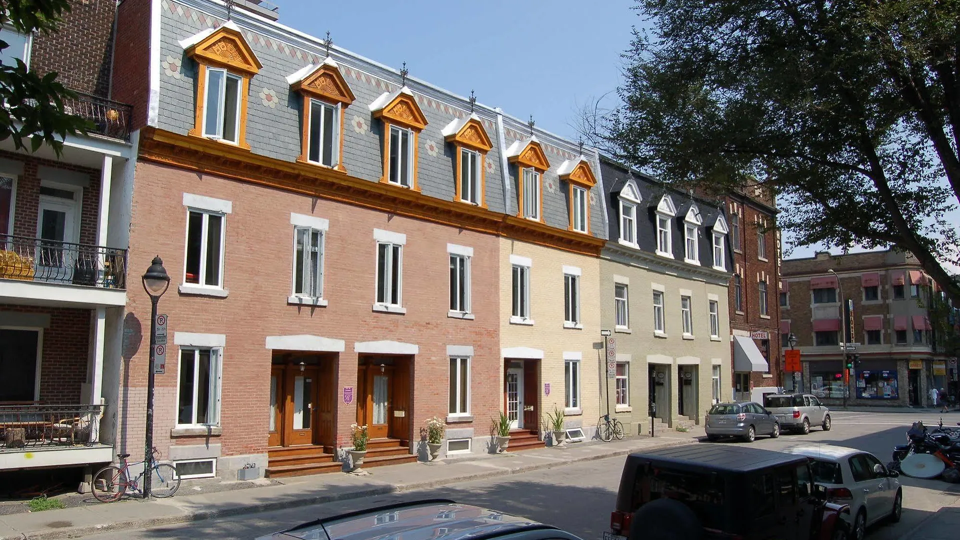 Le Simone Bed & Breakfast Bed & Breakfast Montreal